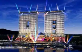 Phối cảnh ban đêm lung linh của Sun Galaxy Complex với tháp đôi và khán đài pháo hoa 20.000 chỗ, biểu tượng mới bên sông Hàn.